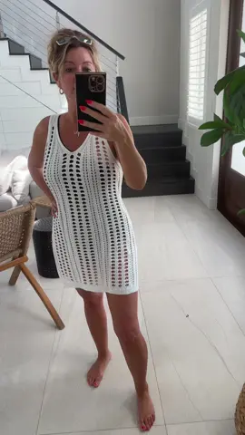 Love this coverup #sun #sunscreen #sunmer #vacation #moms #mom #vacationmusthaves #travel #traveltok #fashionover40 #fashionover30 #Summer #bathingsuit #coverup 