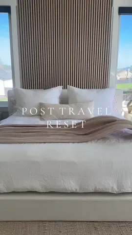 NOT THE MAKEUP BAG🥲🥲 good to be home & unpacked!!👏🏼🛬🤍 #asmr #asmrsounds #reset #travel #clean #CleanTok #cleaning #cleaningmotivation #satisfying #aesthetic #viral #unpacking #Home 