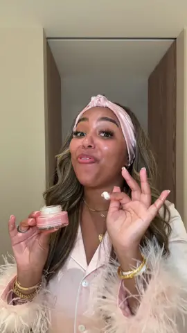 Did i pick the right outfit tho🤭 @Clarins USA #grwm #clarins #skincare #MakeupRoutine #dayinmtlife #storytime #y2k 