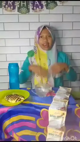 Selamat menjalankan ibadah puasa semua..!! Saat sahur dan buka aku wajib banget minum @kopiluwakofficial  dan ternyata bisa dikombinasikan dengan roti juga lho,gimana rasanya ya? penasaran kan?? Setelah ku coba,ternyata.. Kombinasi antara cocol roti dengan Luwak white coffe ini adalah cara cepat, sehat & nikmat disaat perut lapar. Ini beneran enak banget,bikin aku  ketagihan &ini jadi salah satu menu takjil favoritku saat berbuka puasa!! Kopi luwak ini nyaman di lambung ku dan gak bikin perih selama berpuasa,aman dikonsumsi setiap sahur dan berbuka puasa. Yuk teman-teman coba & ikutan #LuwakBagiBagiHadiah bersama  #LuwakXTRANS7 @officialtrans7  sekarang juga,semoga aja vidio ku terpilih beruntung dapetin hadiahnya!! Aamiin.. @Arsyad Ibrahim Sulae @Eman Sulaeman @itz_moci 