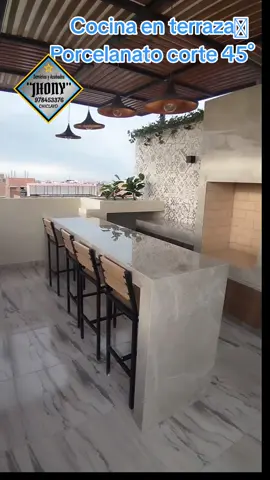 Dando. Lo. Mejor. En cada trabajo Cocina en terraza porcelanato corte 45° Trabajo realizado con el arquitecto @Fernando Pisfil  #serviciosyacabadosjhony #enchapados  #mesaporcelanato #barradecocina #porcelanato #cocinas #Viral #remodelaciones #chiclayo 