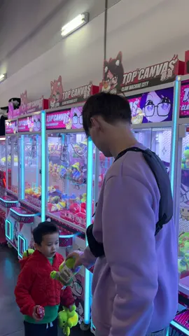 I miss my family so much, and when I saw this little boy, I wanted to give him a toy. I have a sister, and I miss her very much…