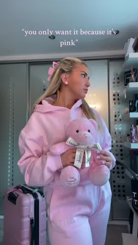 fave colour #pinkoutfit #whitefox 
