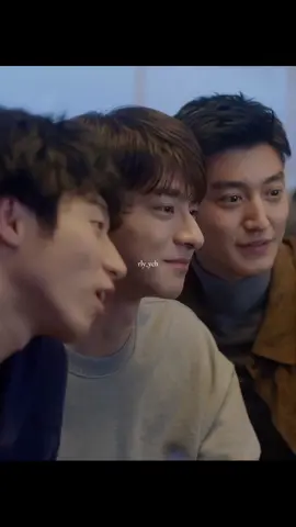 suka sama persahabatan mereka, dikala susah dan senang selalu bersama #linyi #angelsfallsometimes 