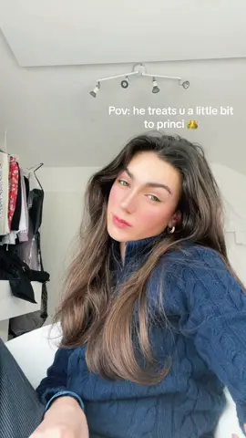 #firs #video #firstvideo #trend #slideshow #foryou #fy #bellahadid 