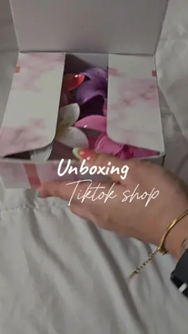 unboxing flower hair clips 🌸 #unboxing #asmr #shop #tiktokshop 
