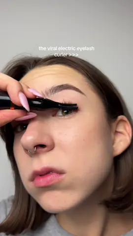 new obsession✨ #makeup #eyelashcurler 