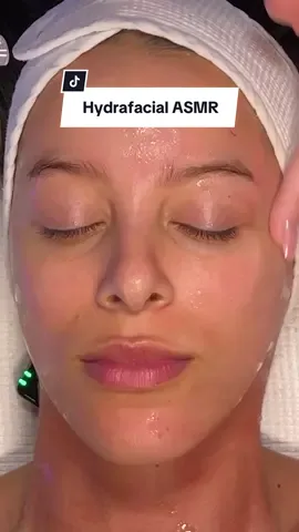 it’s time to kiss your dull skin goodbye💋👋🏻  #asmr #asmrsounds #asmrfacial #asmrskincare #asmrpov #facial #redlight #skincare #antiaging #beautifulskin #skingoals  *fake body* *performed by a professional* *for educational purposes*