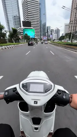 Pov bawa motor kece 🥰 . . . . #fyp #fypシ #fypシ゚viral #trending #hondastylo #hondastylo160 #hondastyloindonesia #stylo #stylomodifikasi #stylo160 #hondastylomodifikasi #vespa #vespamatic #filano 