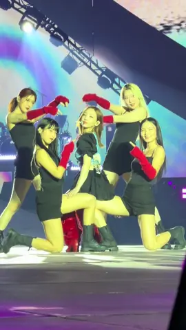 Nayeon performs her song Pop! at Twice’s concert in Las Vegas #twice #nayeon #twiceconcert #twiceinlasvegas 
