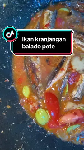 IKAN KRANJANGAN BALADO PETE 🔥 Kuy yg mau di spill resepnya komen ya beb #fypシ #fyp #masak #masakdirumah #masakansimple #masakanindonesia #resepsimple #resepmasakan #lidahindonesia #ikankranjangan #masakanuntuksuami #ramadhan #2024 #foryou #simple #enak #belajarmasak #mamahmuda #dapur #dapurestetik #bukapuasa #menubukapuasa #menusimpel #fyppppppppppppppppppppppp #fypシ゚viral 