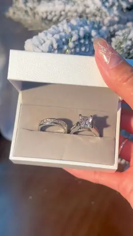 Do you like the latest ring?#moissanite #befinee #weddingset #gift #ringseries💍 #ringochallenge21 #highquality 