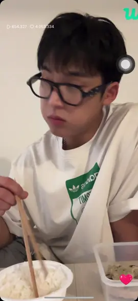 Nhìn ảnh ăn trông ngon miệng ghê 😋 cái má muốn cặm ằng ằng #mingyu #kimmingyu #seventeen #svt #세븐틴 #carat #mukbang  
