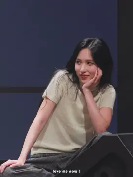 It’s just a fancam of Mina sitting down & vibing but WHY IS SHE SO CUTE🥹🥹 And the way Mina rests her head on her chin to watch the other members dance…like what does she want from me😭😭😭😭 #트와이스 #미나 #twice #mina #kpop #fyp #xyzcba #fancam  Clips CTTO