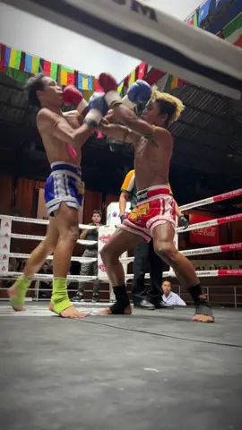 On Muay Thai Fighter National Day, there’s a lot happening at Punch it! The afternoon starts with a Wai Kru Ceremony followed by a fight featuring Jarek. Although Jarek was defeated on points in this battle, he displayed a formidable performance. The action doesn’t stop there; next, we’re heading to another stadium where three more fighters from Punch it Gym will be competing. Stay tuned for an update tomorrow. #muaythailife #muaythai #fighter 