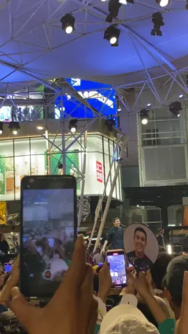 Hati-hati di jalan :( #konsertulus #tulusm #temantulus #fyp #mkg @Summarecon Mall Kelapa Gading 