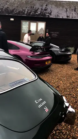 Love a cheeky porsh #porsche #porsche911gt3 #gt3 #porsche992gt3 #992gt3 #porschegt3 #pink #black #car #supercar 