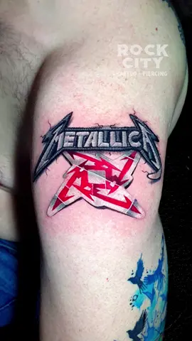 Parche y sticker de tatuaje de @metallica Dos técnicas en un mismo tatuaje #metallica #metallicatttoo #tattoos #patchtattoo #patchtattoos #parchetatuajes #tattoos #tattoo #tatuajes #jconlycartridges #embroiderytattoos