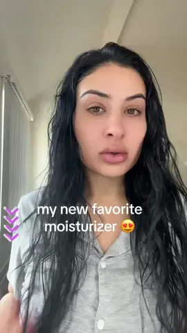 when i say this moisturizer by Farmacy is heaven sent im not kidding!🔥🔥 #faceroutine #moisturizer #skincare #viral #farmacymoisturizer #mua #skinprep #tiktokshop #fypシ #foryou #sephora #clearskin #skincareroutine #grwm #cleanface 