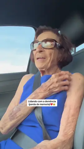Com você eu aprendo todos os dias. Lidar com a demência não é facil, é desafiador, mas com muito amor, a gente segue! Te amo vó! 