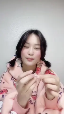 정말 마음이 너무 아파 … 나 어떻게 해야 해요 ? 이제 떠날 시간인가요? … #rinavaseoul #hansohee 