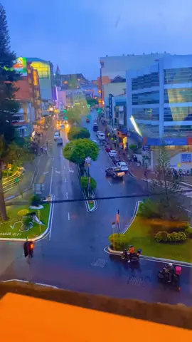 Sa UC, sa UP, sa kalsada ng Baguio City!!!  Saan by Maki (live at Cozy, Bagui City)  #baguiocity #baguio #foryou #fyp #tiktokph #saanbymaki 