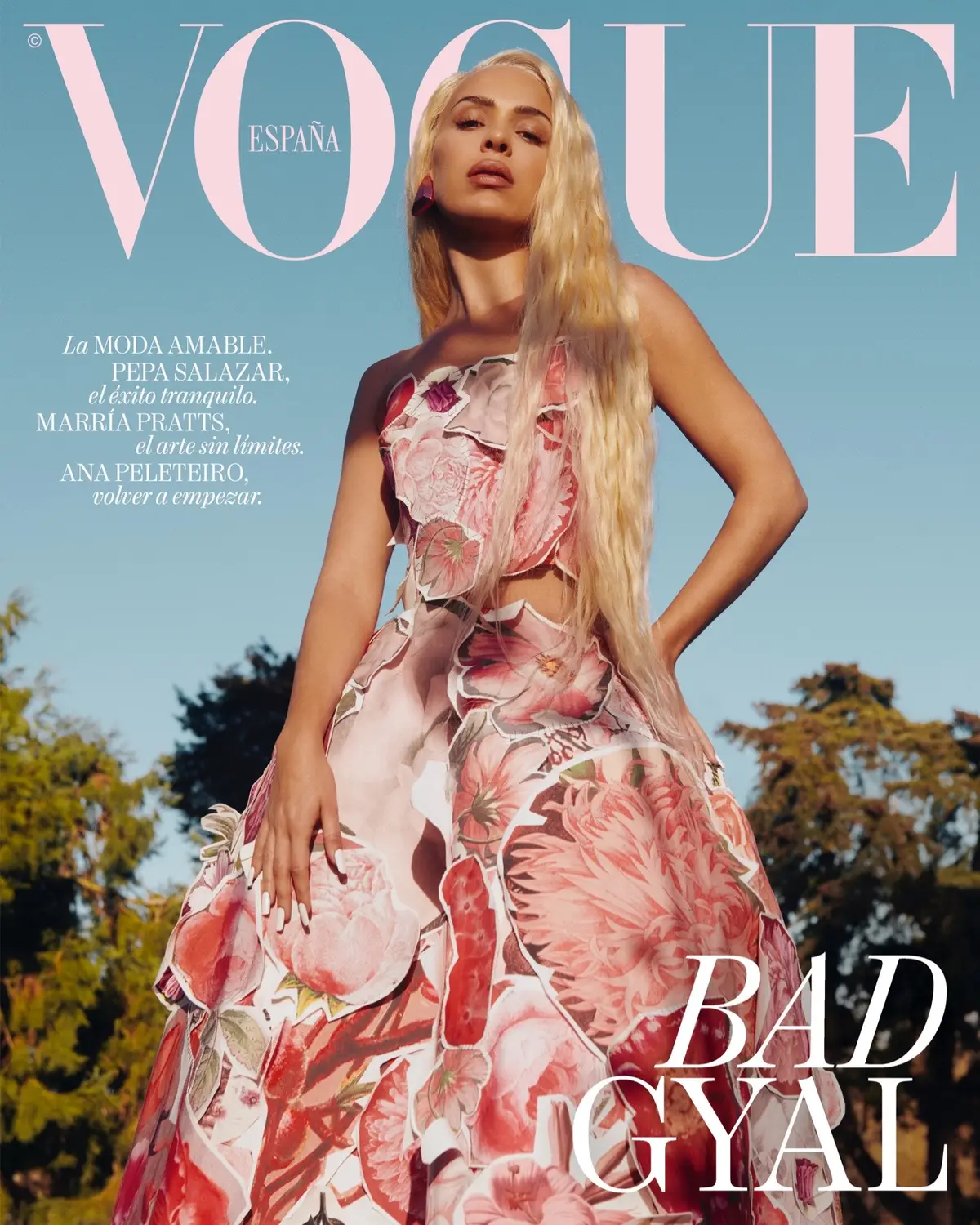 🔥Bad Gyal: una joia 🔥 Con su primer disco en el mercado y una gira en pleno apogeo, @Bad Gyal protagoniza su primera portada de Vogue España en nuestro número de abril, interpretando su papel estrella: el de reina. 💌 El número de #VogueAbril se pone a la venta este martes, 19 de marzo. {Puedes leer la entrevista completa en el link de la bio} #badgyal #voguecover 