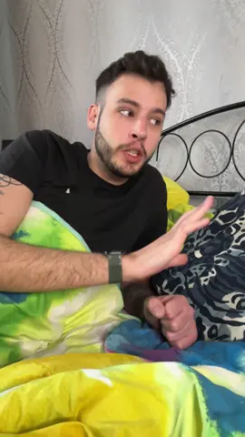 Marian chciał być jak Jordan… lepiej zostawmy to profesjonalistom 😅  Nowa seria produktów do jamy ustnej Jordan Gum Protector - ulga dla dziąseł już jest! A wśród produktów znajdziecie: - Dwa poziomy delikatności szczoteczek w różnych kolorach, wyposażone w system Bend&Click, chroniący przed zbyt mocnym szczotkowaniem - Miętową, aksamitną pastę do zębów, która koi wrażliwe dziąsła dzięki zawartości alantoiny i pantenolu - Płyn do płukania jamy ustnej z bardzo wysokim stężeniem fluoru, bezpieczny dla osób z aparatami ortodontycznymi Produktów możecie szukać na półkach Rossmann lub online 🛍️ #jordan #dailycare #komedia #zęby #reklama 