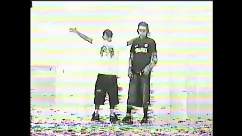 KLEOS BAGGY BLUE JORTS E CAP DROPAM DIA 20.03 #baggyjeans #jorts #vhs #postpunk #skleos #baggy #osirisd3
