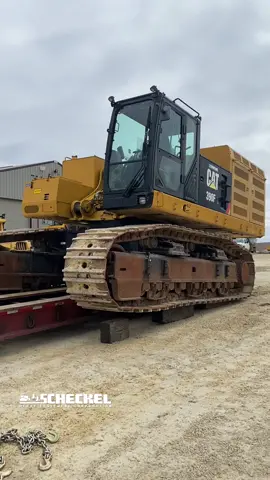 2016 CAT 390FL #excavator sold, loaded, and on its way to South Carolina. #heavyequipment #caterpillarequipment #trucking #heavyhaul #transport #semi #heavytransport #oversizeload #jjscheckel #dailyexpress 