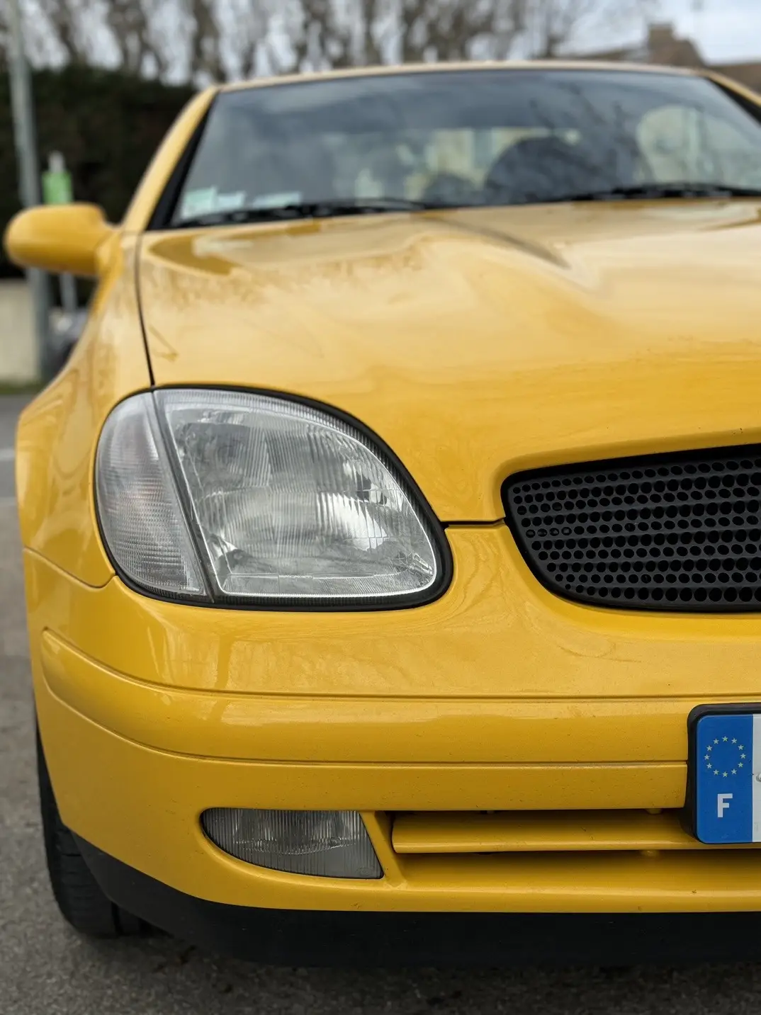 Pour ce soir, encore quelques photos du SLK R170 😘 #mercedes #benz #slk #r170 #roadster #coupecabriolet #jaune #yellowstone 