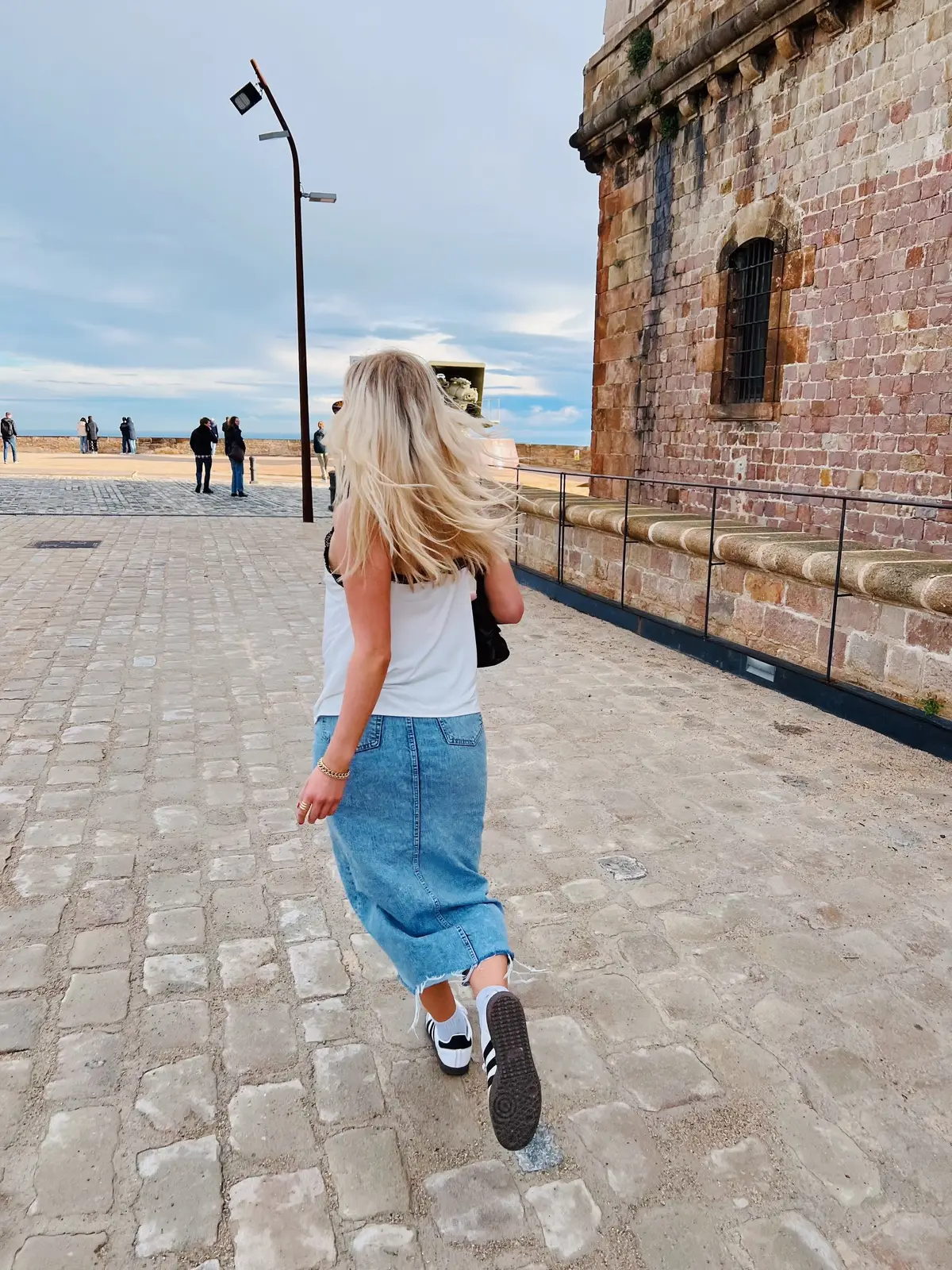 🏃🏼‍♀️🤌🏼🇪🇸