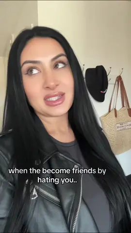 call me the friend connecter..😂 #foryoupage #cardib #cardi #likehow #like #viral #creator #fypシ #funny 