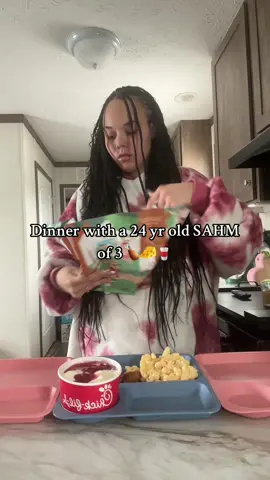 Dad treated them to some nuggets tonight!!😜 #trend #fyp #kashtonparker #MomsofTikTok #sahm #sahmsoftiktok #sahmtok #foryou #kashtonpaarker #chikfila #foryoupage #kennedyashton #chikfilabowl #viral #sahmomsbelike #sahmof2 #toddlerdinner #kidsdinner #toddlerdinnerhacks #toddlerdinnerideas 