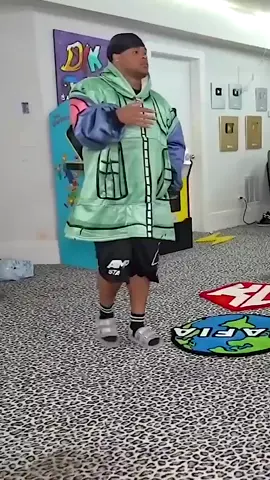 Kai Cenat fart spray prank ok Fanum @Kai Cenat @Fanum 