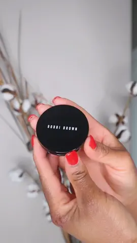 What’s better than a lip balm? A lip balm and rouge all in one! #giftedbybobbibrowncosmetics @Bobbi Brown has done it again with this amazing beauty combo! #monochromaticmakeup  #bobbibrowncosmetics #BrownBrown #bobbibrownlipsandcheeks 