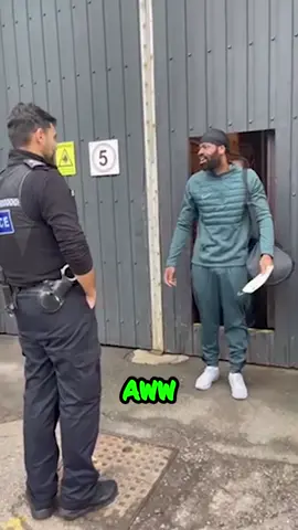 Cops Help Family Prank Man Getting Out of Jail 😂  🎥: @NEWMONEYRIDS  #CopHumor #Police #Cop #fyp #foryoupage #foryou #Comedy #foryoupageofficiall #Funny #Cops 
