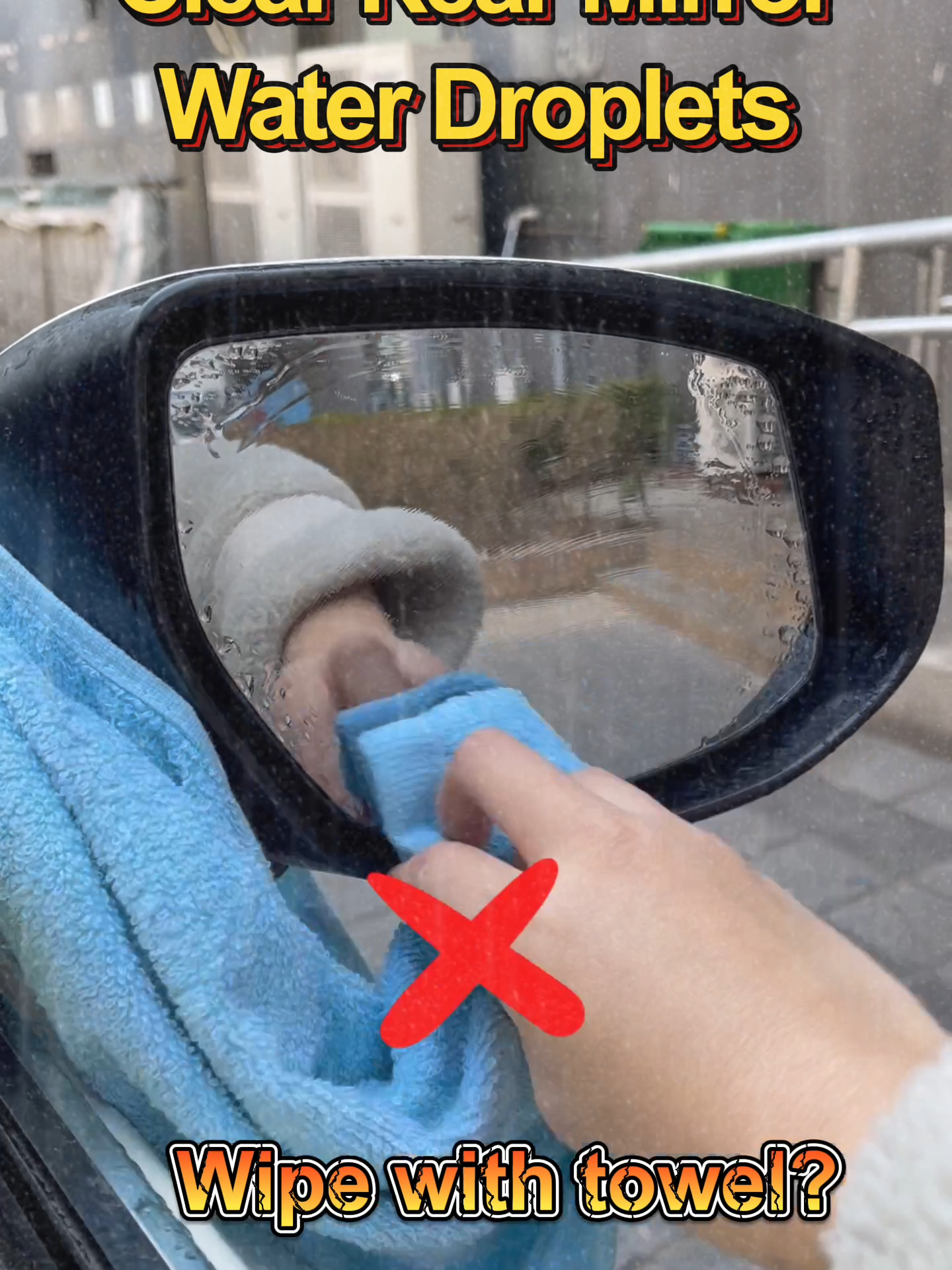 Clean rearview mirror water beads on rainy days #drivingtips#manualcar #car #skills #carsoftiktok #cardriving #learncar