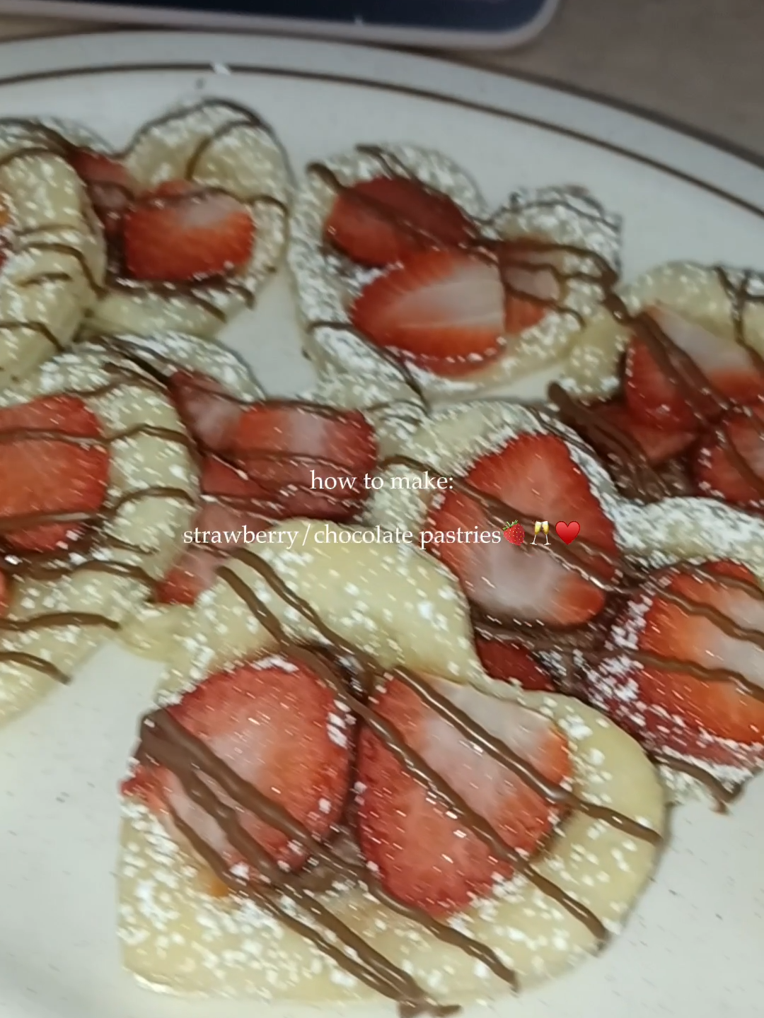 ♥️ . . . . #fyp #baking #aesthetic #strawberry #chocolate #dessert #food #latina #Recipe #amor #Love #heart #trendingvideo #viral