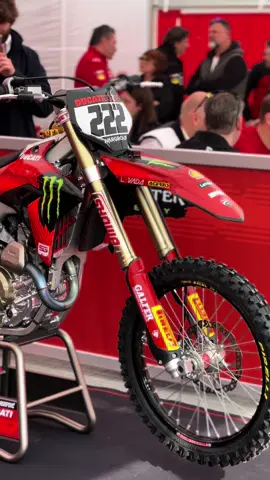 A new era has begun!  Ducati Desmo450 MX 😍🇮🇹 #ducati #desmo #450 #mx #motocross #mxgp #sx #supercross #bike #race #plasgomma #italy #foryou #perte #neipertee #viral #luxury 