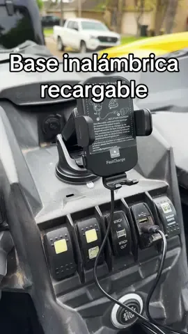 Base inalambrica recargable #cellphone #wirelesscharger #wirelesscarcharger #cargador #cargadorinalambrico #carcharger #canam #rzr #rzrlife #offroad 