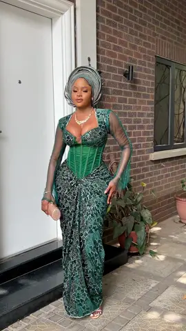 In love with this edit 🥰 #fyp #asoebi #asoebibella #nigeriantiktok #xyzbca #fypシ 