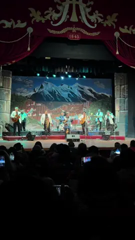Secreto amor. - Yuri Ortuño y la Nueva Proyección #yuriortuñoylanuevaproyeccion #secretoamor #video #bolivia🇧🇴tiktok #viral #movie #bolivia #fypシ #fly #foryou #concert #viralvideo 