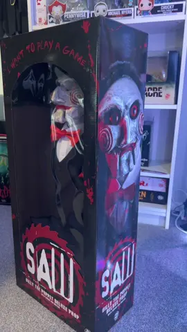 Literally one of the most sickest purchases i habe probably ever made!!!! 😍😍 The quality on this is absolutely ridiculous the box is never level amazing and the fabic and eberything is really nice quality!!!  Defo an amazing purchase for any horror collector!!!  - - - - - - #saw #sawmovie #jigsaw #horror #horrormovies #halloween #johnkramer #amandayoung #sawmovies #spiral #jigsawmovie #billythepuppet #horrormovie #horrorfan #tobinbell #art #sawfilm #sawfranchise #jameswan #jigsawkiller #spiralfromthebookofsaw #horrorfilm #movie #horrorart #d #markhoffman #horrorcommunity #shawneesmith #fanart #cosplay 