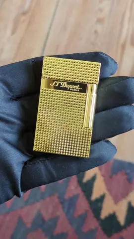brand new #stdupont Ligne 2 #lighter  #yellowgold #gold #diamond #diamondhead #fire #collectible #luxury #madeinfrance #forsale  #authorizeddealer #worldwide #shipping #collector #collectors #collectibles #ping #sound #dupont #paris 