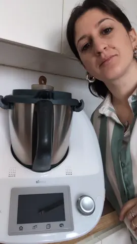 Trucchetti Bimby È uno dei robot da cucina più utilizzati, ed io personalmente, non potrei più farne a meno... Questi accorgimenti ci permettono di utilizzarlo nel migliore dei modi nella nostra cucina di casa. Quale di questi Conoscevi e quale invece hai scoperto stasera? ☺️☺️☺️ #consigliutili #consiglicucina #tipsutili #casa #casalingaperfetta #bimby #trucchetticasalinghi 