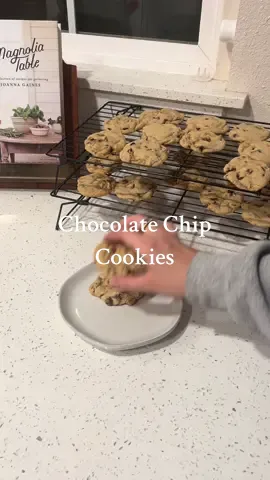 I crave cookies 3 nights a week minimum 😅 these chocolate chip ones from Magnolia Table always hit the spot 🍪 #chocolatechipcookies #cookies #BakeWithMe #cookwithme #latenightsnack #cookiesoftiktok #EasyRecipes #relatablemom #momswhocook #cookierecipe #MomsofTikTok #momlife 