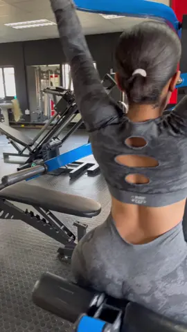 Hear me out : training your back to trim your waist >>>