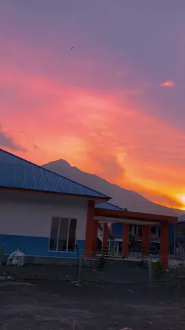 pelabuhan ulu siau🎥🌄  #fixfyp #fypシ゚viral #pulausiau #karangetang #sitaro #aesthetic #vibesaesthetic #sorotan 