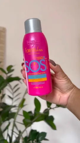 Reconstrução ideal para cabelos fragilizados,porosos,elásticos e emborrachados.  Aposte no SOS Forever Liss 👏
